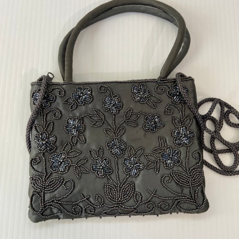 Small Gray Satin Floral Beaded Crossbody Evening Bag Purse 6.5x5.5‎